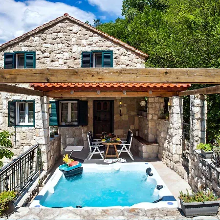Stonehouse Korlat With Open-air Jacuzzi 别墅 Podspilje (Split)