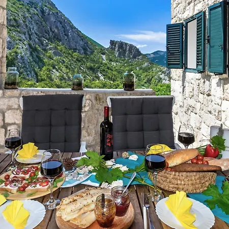 Stonehouse Korlat With Open-air Jacuzzi Villa *
