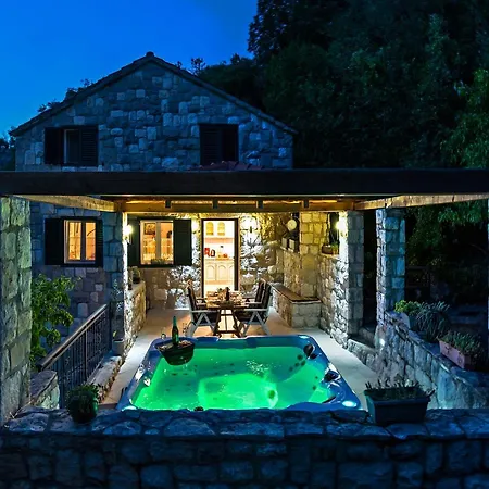 Stonehouse Korlat With Open-air Jacuzzi 别墅 Podspilje (Split)