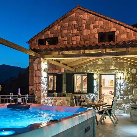 Stonehouse Korlat With Open-air Jacuzzi Podspilje (Split)