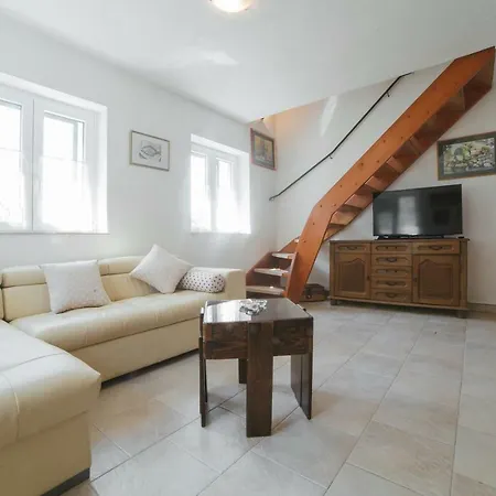 Stonehouse Korlat With Open-air Jacuzzi Villa *